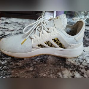 Cream sneakers with animal print